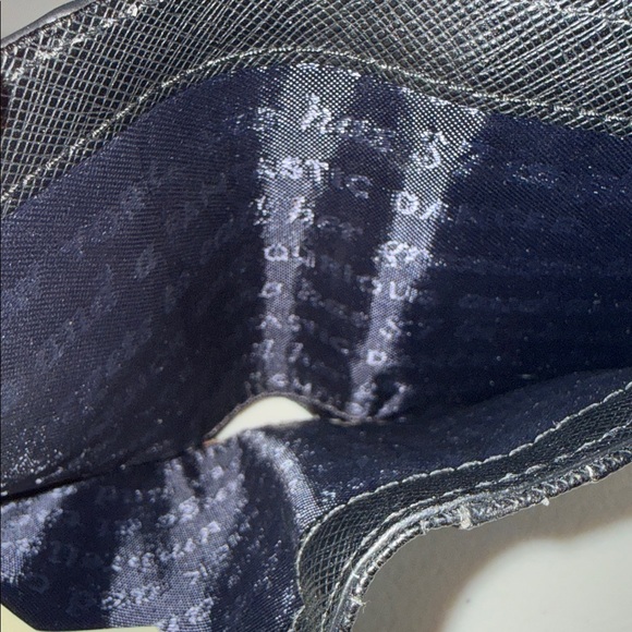 Beautiful Kate Spade Storybook lining Black, Blue and White rose leather Wallet - Picture 7 of 7